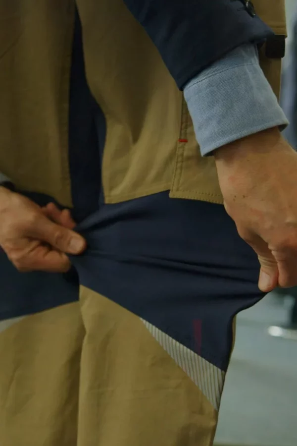 Detail van een Wagenborg-werkbroek met zakken