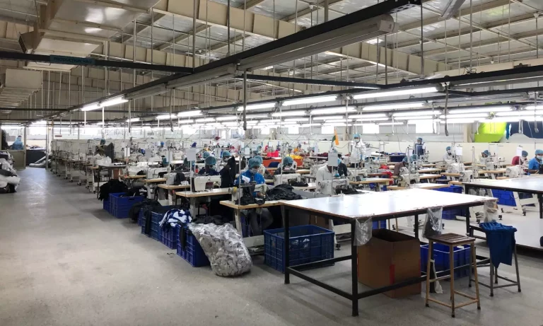 Productiehal van onze fabriek The Tailors in Delhi