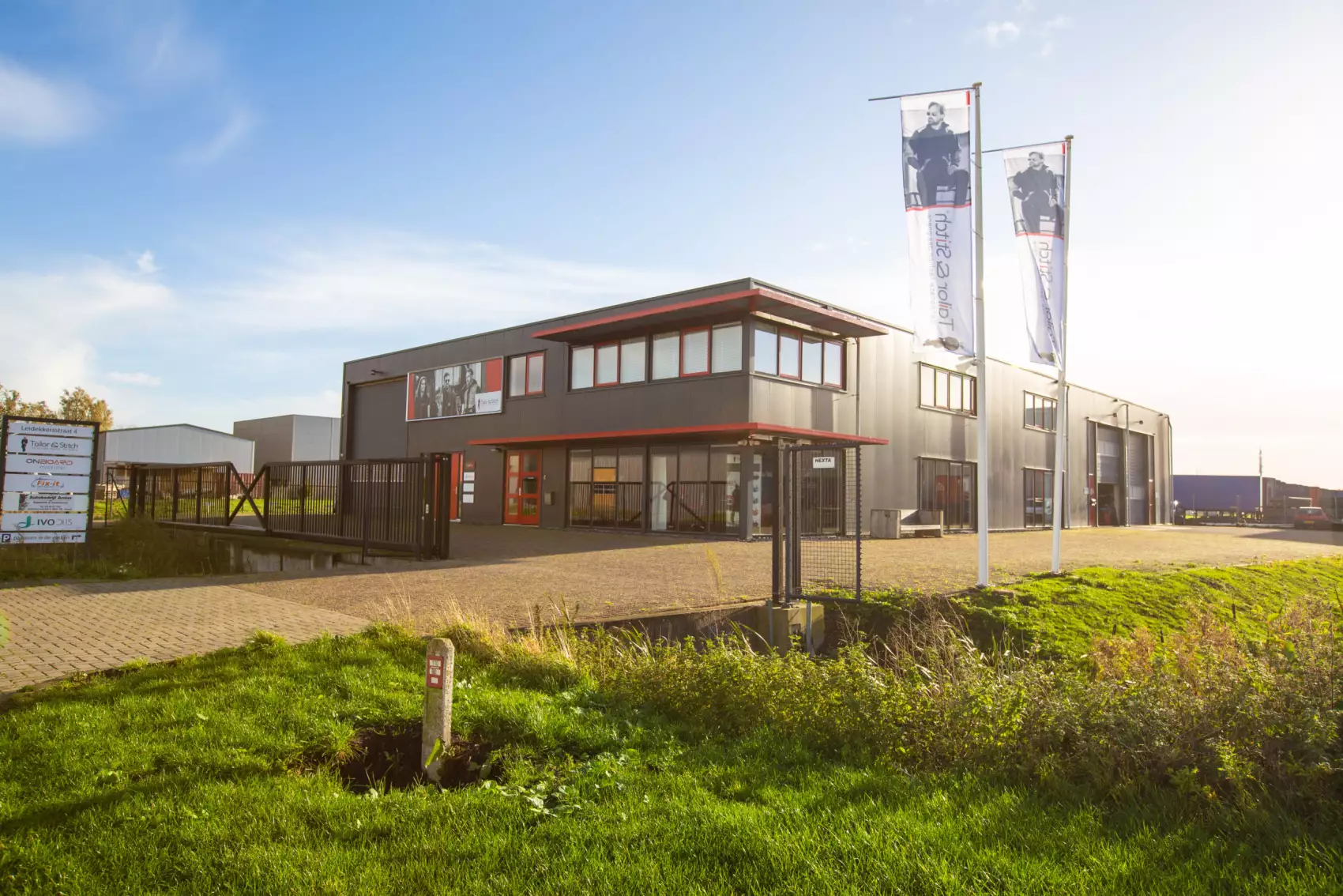 Het pand van Tailor & Stitch aan de Leidekkersstraat in Sneek